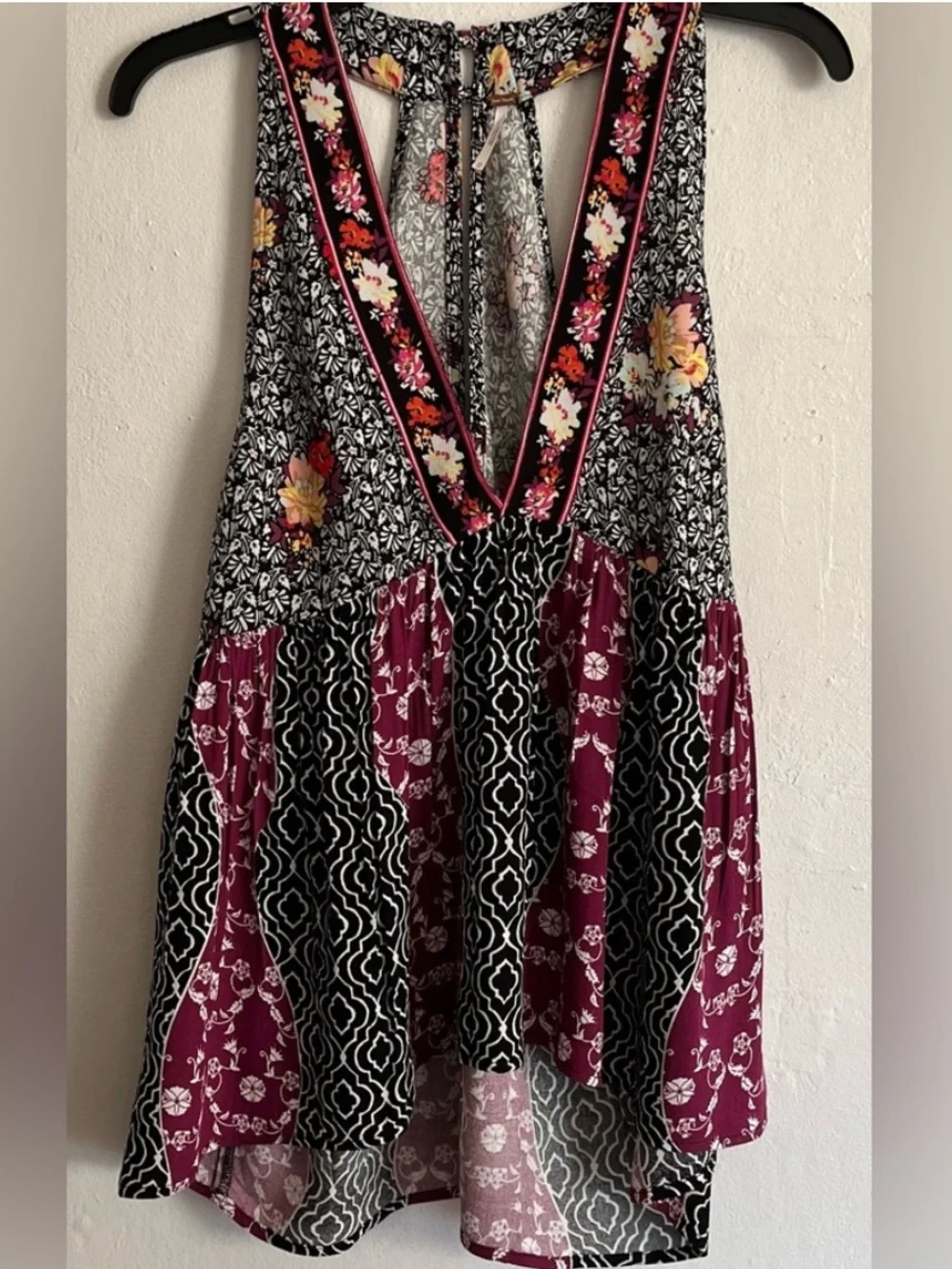 Free People Dream Darlin Deep V Babydoll Razorback V-Neck • Medium